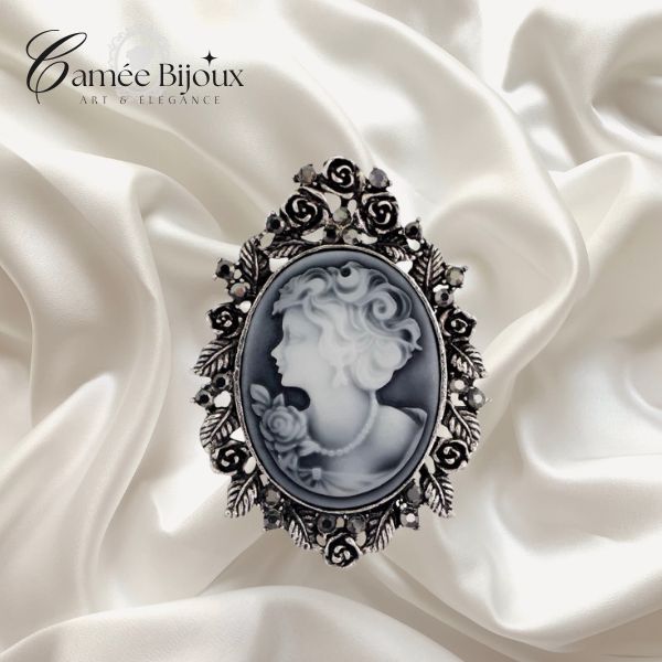 pendentif camée couleur argent