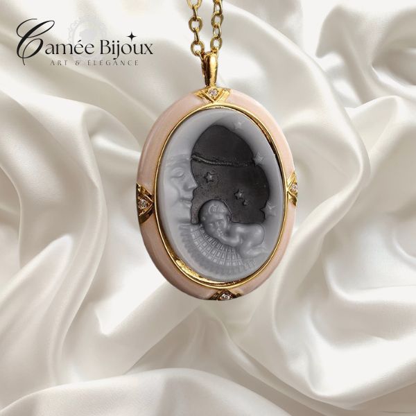 Collier et pendentif Camée onyx "Ange Lune" pour Femmes