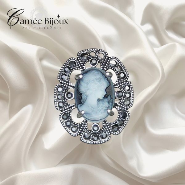 pendentif camée couleur argent