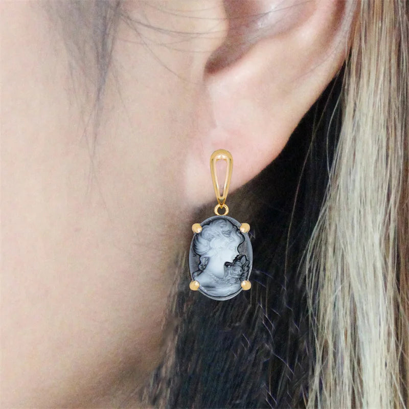 Boucles d'oreilles camée Dame ( 6 couleurs disponibles )