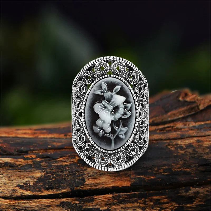 Bague camée papillon grise vintage pour femme