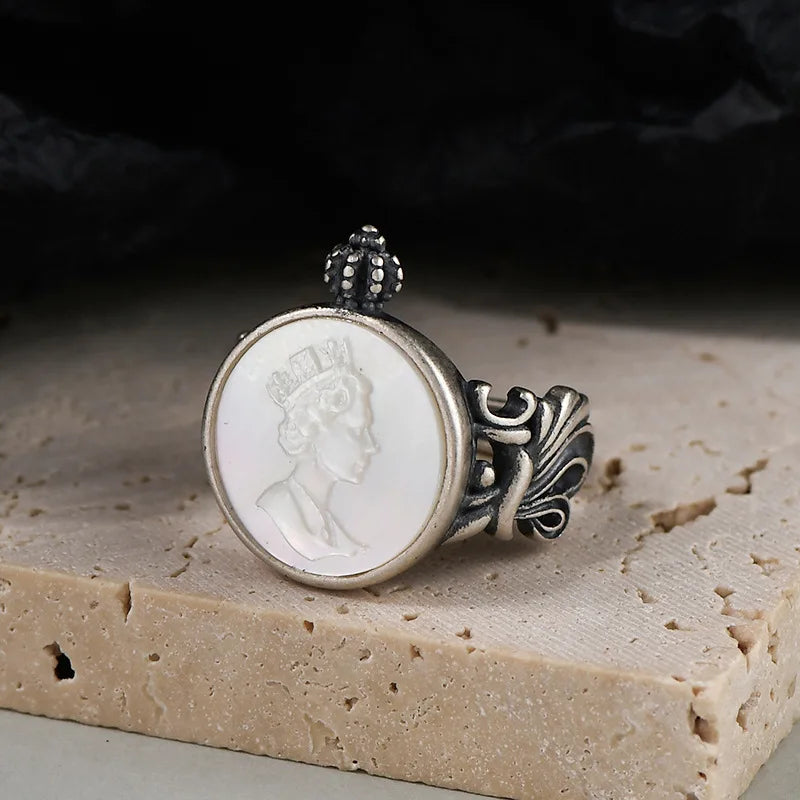 Bague camée Reine en argent 925 et coquillage blanc pour femmes