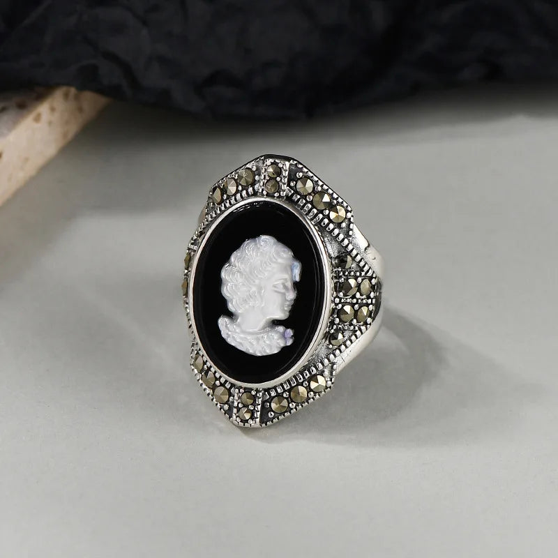 Bague camée vintage en Argent 925 avec Onyx Noir et Camée coquillage blanc