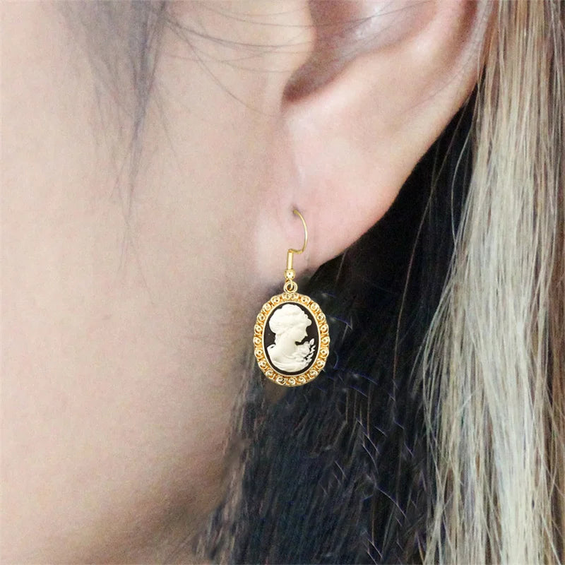 Boucles d'oreilles camée Escargot Queen ( 6 couleurs disponibles )