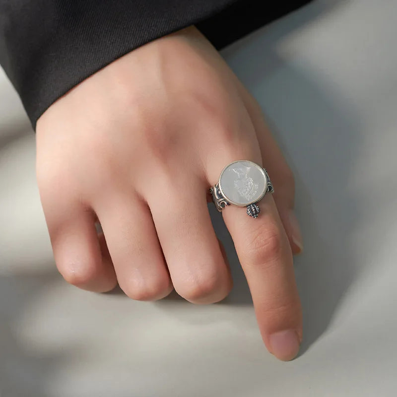 Bague camée Reine en argent 925 et coquillage blanc pour femmes