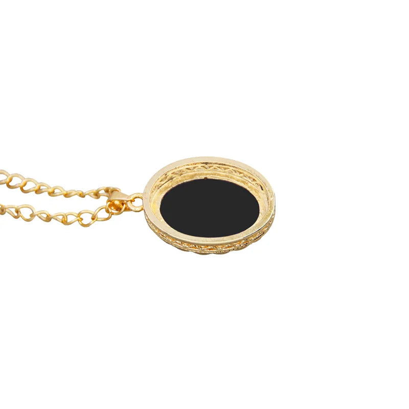 Collier Pendentif Camée "Papillon Enchanté"