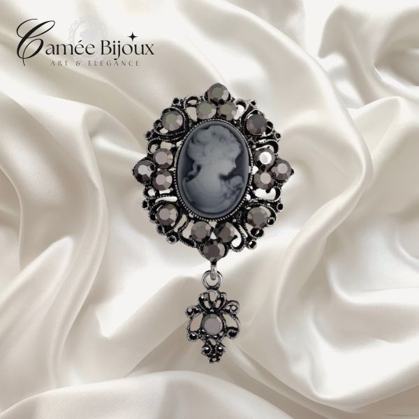Accessoire Mode Elegant Cadeau Broche Bijou Femme Camée Gris Bleu Et Strass Cristal, Acier Bronze Broche Cadeau Femme élégante Accessoire Mode Elegant Cadeau Broche Bijou Femme Camée Gris Bleu Et Strass Cristal, Acier Bronze Broche Cadeau Femme élégante