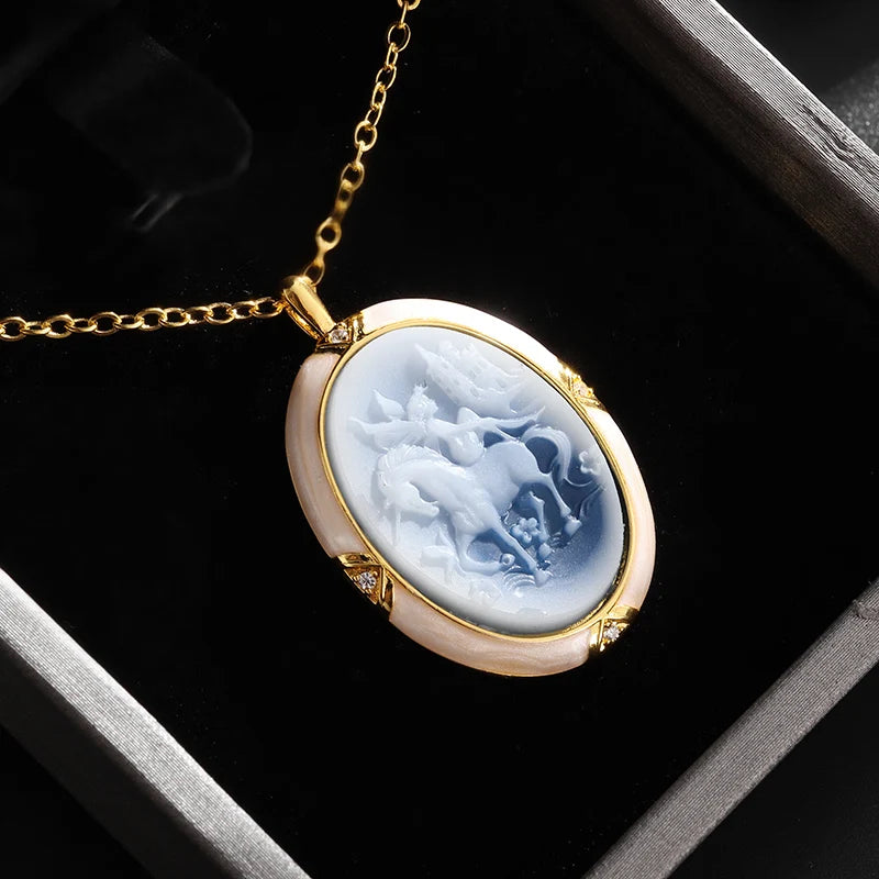 Collier et pendentif camée Cheval Blanc et Ange en Onyx pour Femmes