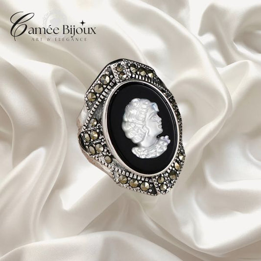 Bague camée vintage en Argent 925 avec Onyx Noir et Camée coquillage blanc