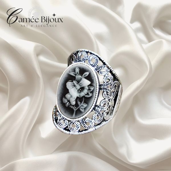 Bague camée papillon grise vintage pour femme